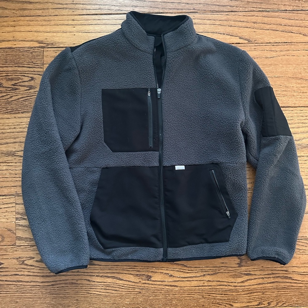 Figs On-Shift Sherpa Jacket Size XL